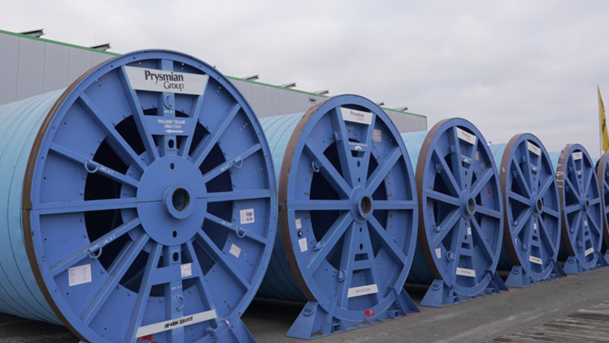 Europe’s Ocean Floor Becomes a Power Highway